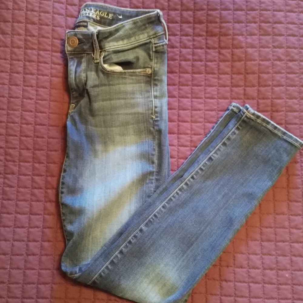 AMERICAN EAGLE SKINNY JEAN